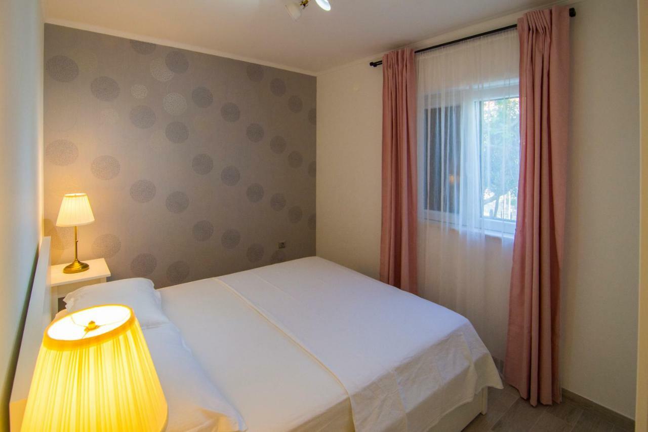 Apartments Pina Bol Dış mekan fotoğraf
