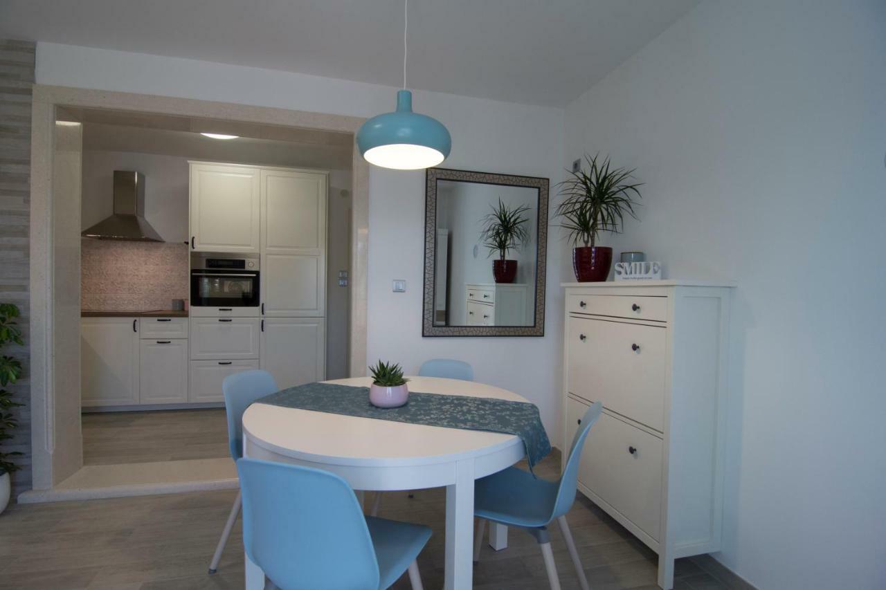 Apartments Pina Bol Dış mekan fotoğraf