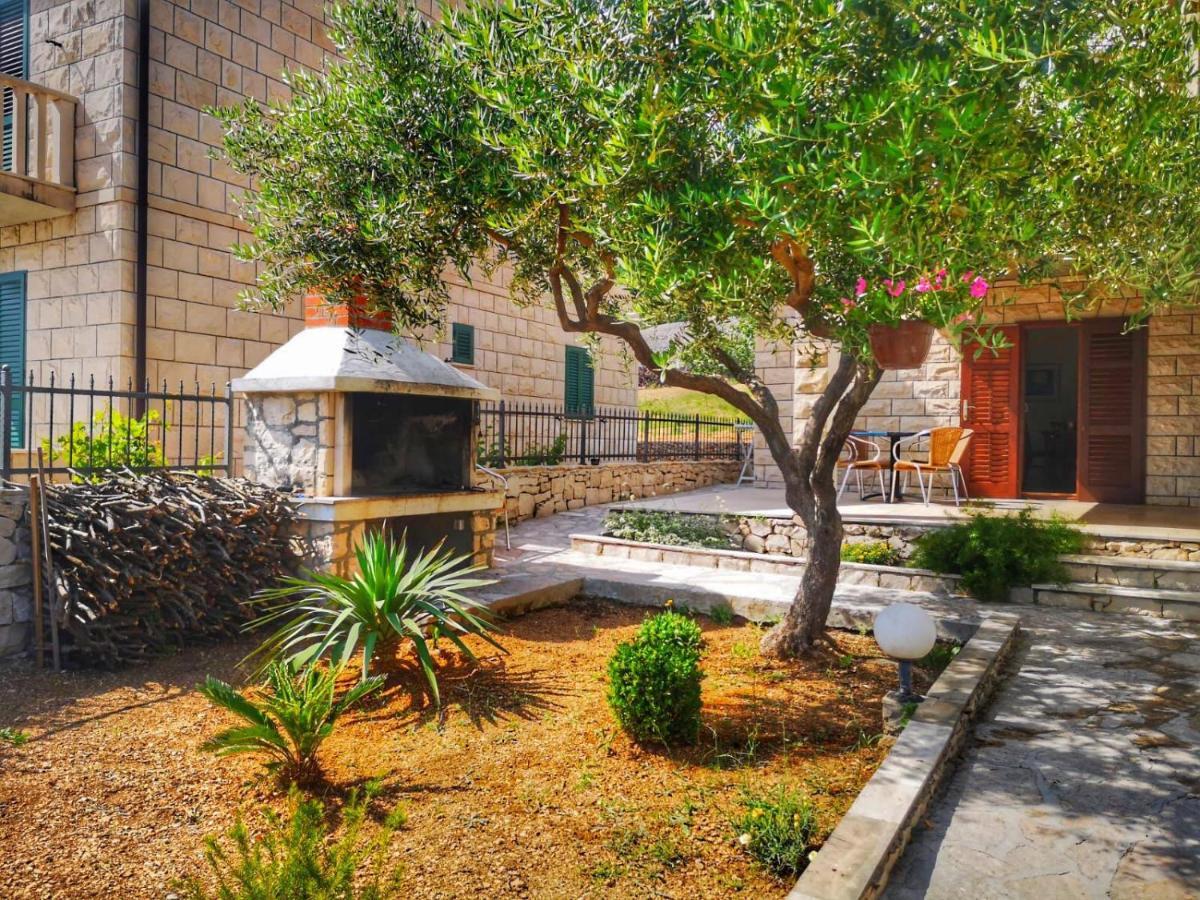 Apartments Pina Bol Dış mekan fotoğraf